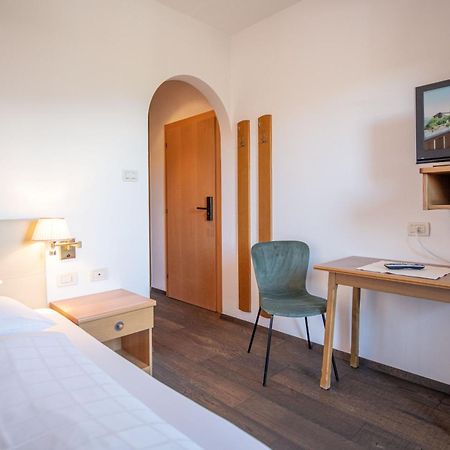 Aparthotel Hubertus Dolomites Fiè Esterno foto