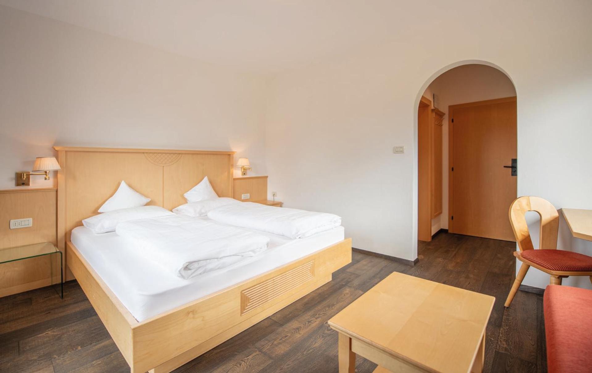 Aparthotel Hubertus Dolomites Fiè Esterno foto