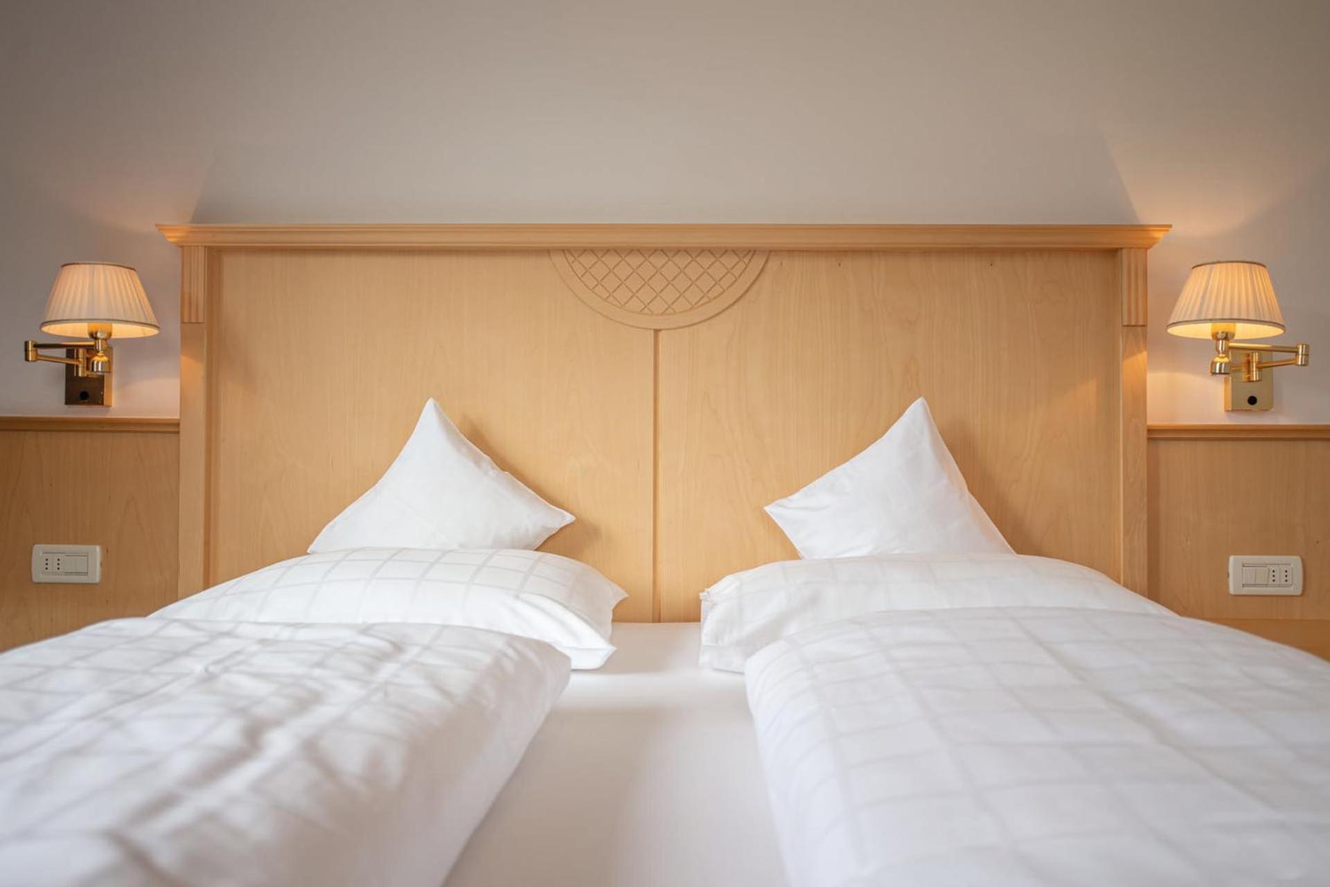 Aparthotel Hubertus Dolomites Fiè Esterno foto