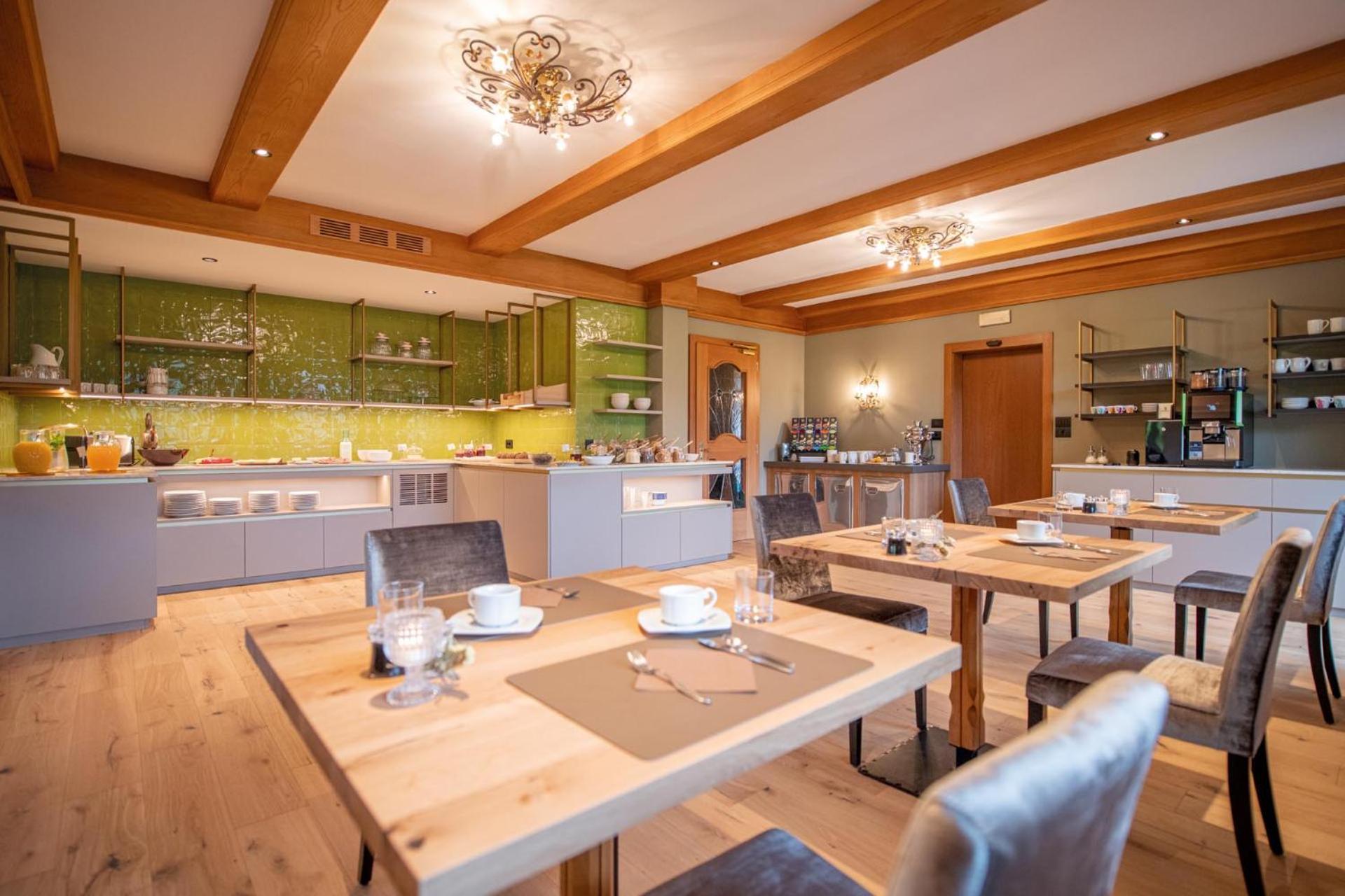 Aparthotel Hubertus Dolomites Fiè Esterno foto