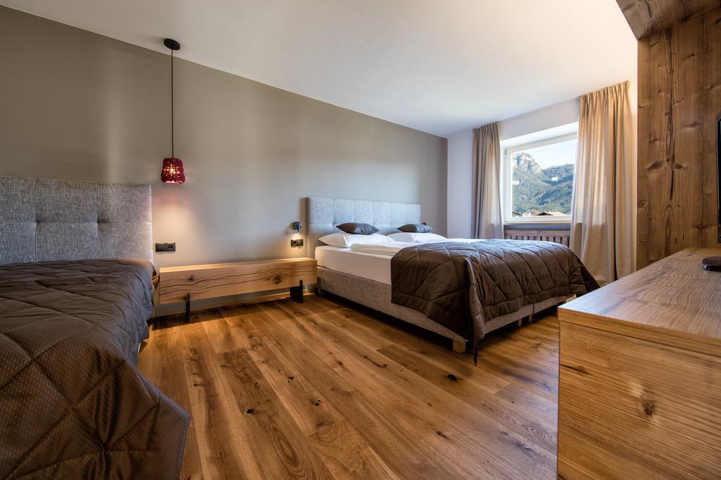 Aparthotel Hubertus Dolomites Fiè Esterno foto
