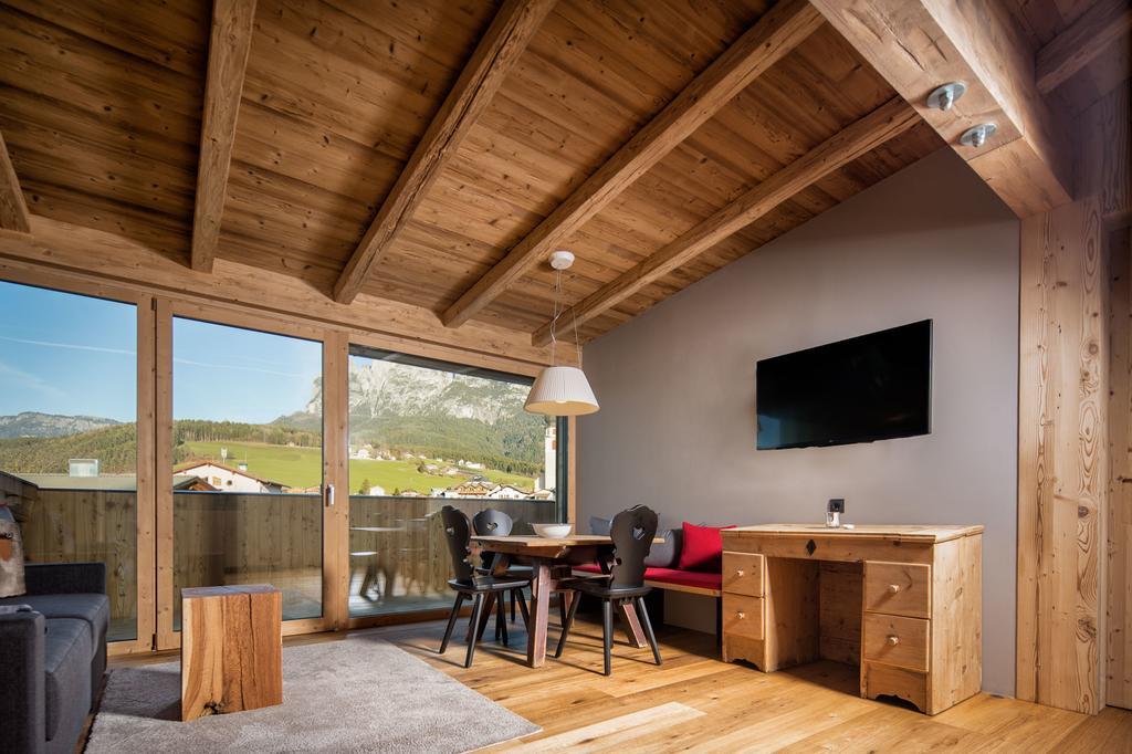 Aparthotel Hubertus Dolomites Fiè Esterno foto