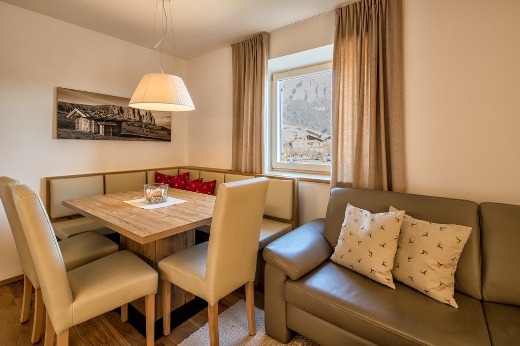 Aparthotel Hubertus Dolomites Fiè Esterno foto