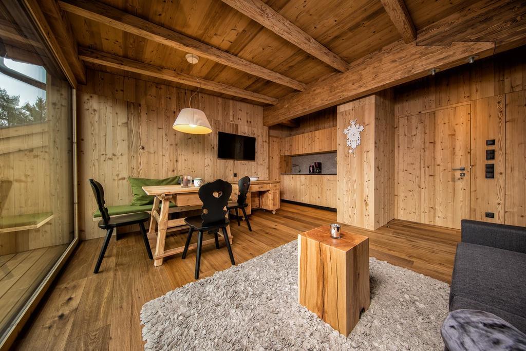 Aparthotel Hubertus Dolomites Fiè Esterno foto